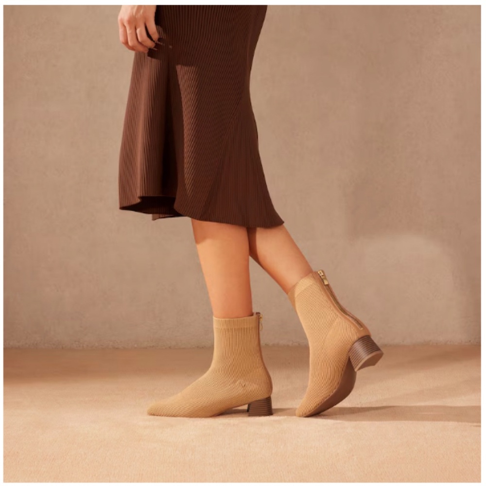 VIVAIA “Marcella” Square Toe Ankle Boot — Size 39 EU/8 US --  NIB
